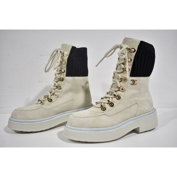 Chanel 21K Ivory Suede Black Platform Combat Lace Up Ankle Short Moto Boot 40.5 - Picture 11 of 12